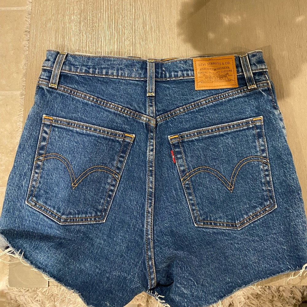 Levi’s Rib Cage Jean Shorts